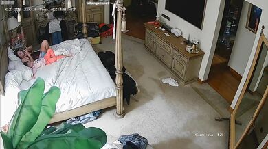 黑客破解家庭网络摄像头偷拍夫妻私密生活❤️大白奶子年轻少妇和老公啪啪淫叫声真大 (5)